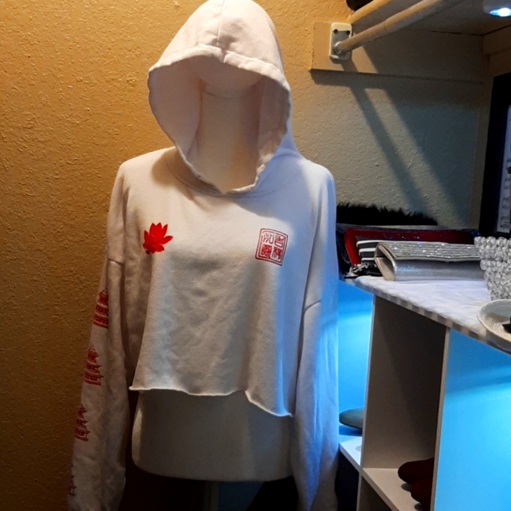 White crop top hoodie size